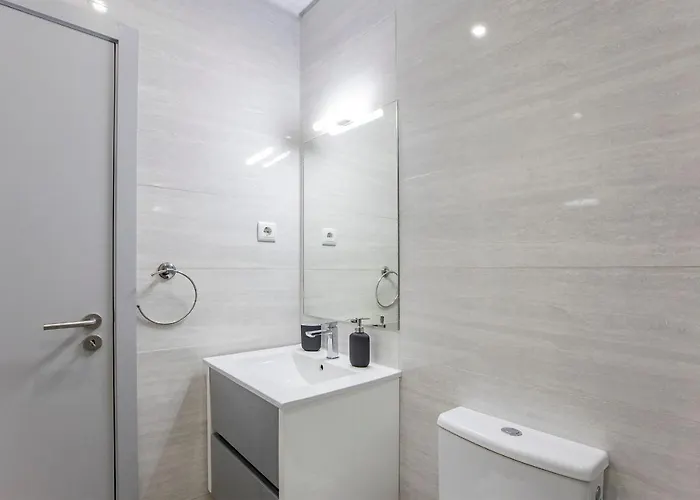 1br Flat In Trindade W/ Ac By Metro Station *