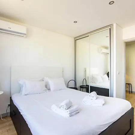 1br Flat In Trindade W/ Ac By Metro Station Oporto