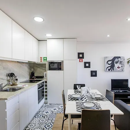 1br Flat In Trindade W/ Ac By Metro Station Oporto